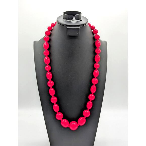 Signed OLCI 28" Long Heavy Lucite Deep Hot Pink Graduated Beaded Necklace - Picture 8 of 8